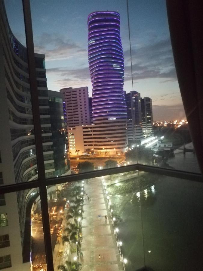 Puerto Santa Ana Suites Гуаякиль Экстерьер фото