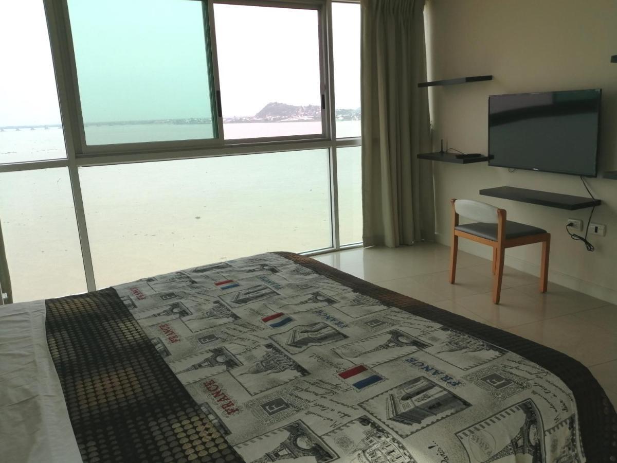 Puerto Santa Ana Suites Гуаякиль Экстерьер фото