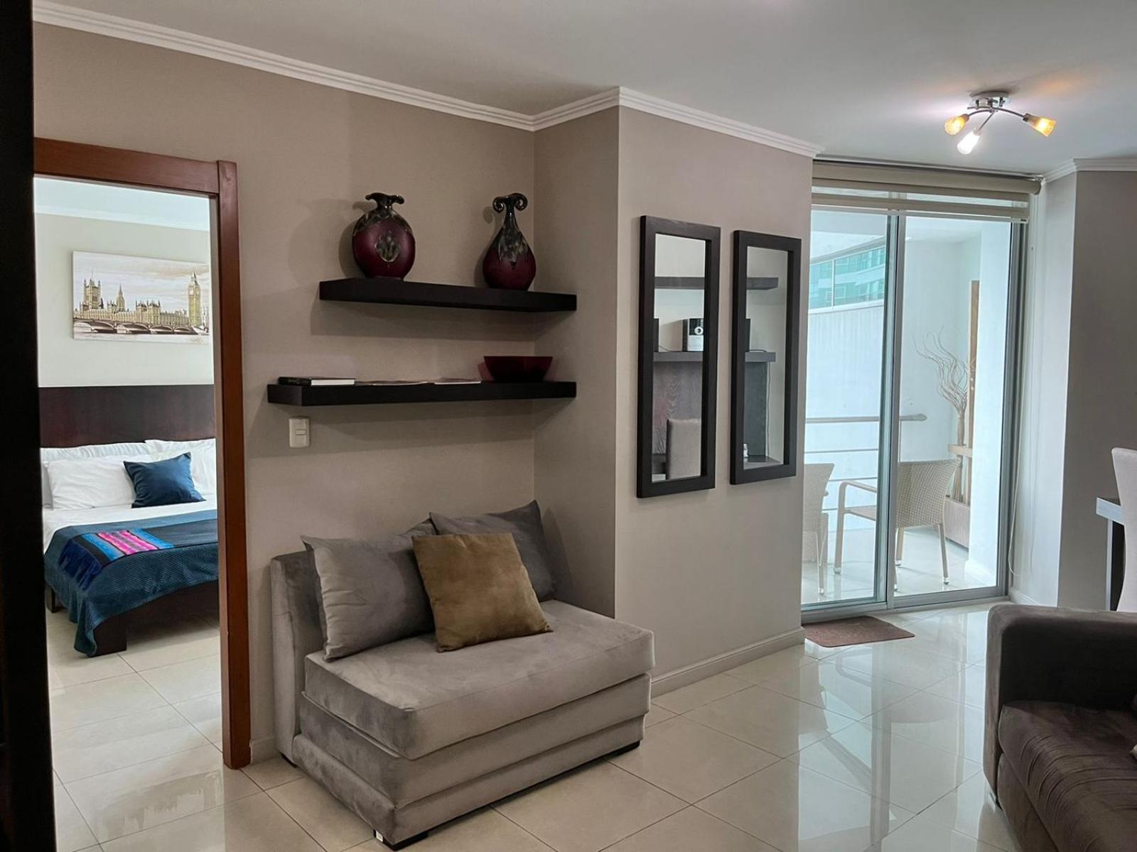 Puerto Santa Ana Suites Гуаякиль Экстерьер фото