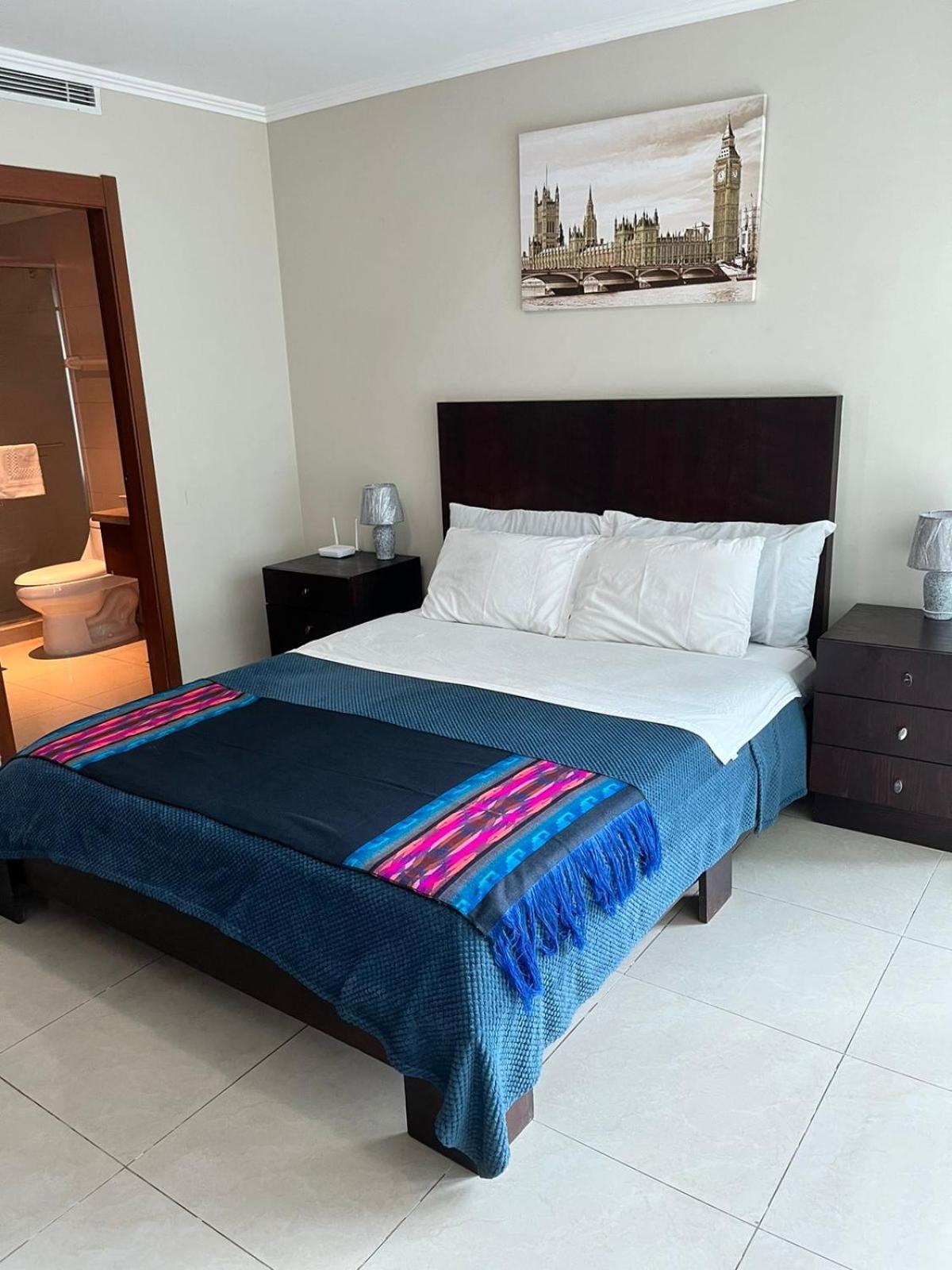Puerto Santa Ana Suites Гуаякиль Экстерьер фото