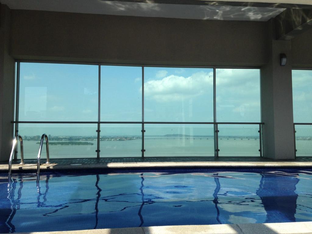 Puerto Santa Ana Suites Гуаякиль Экстерьер фото