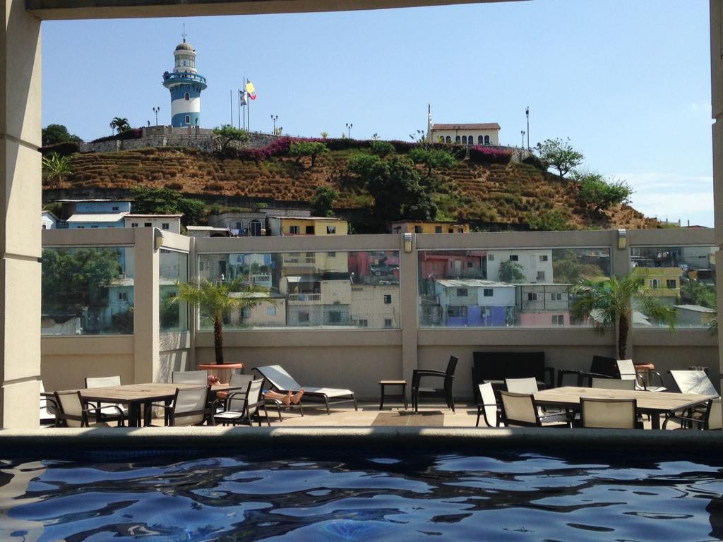 Puerto Santa Ana Suites Гуаякиль Экстерьер фото