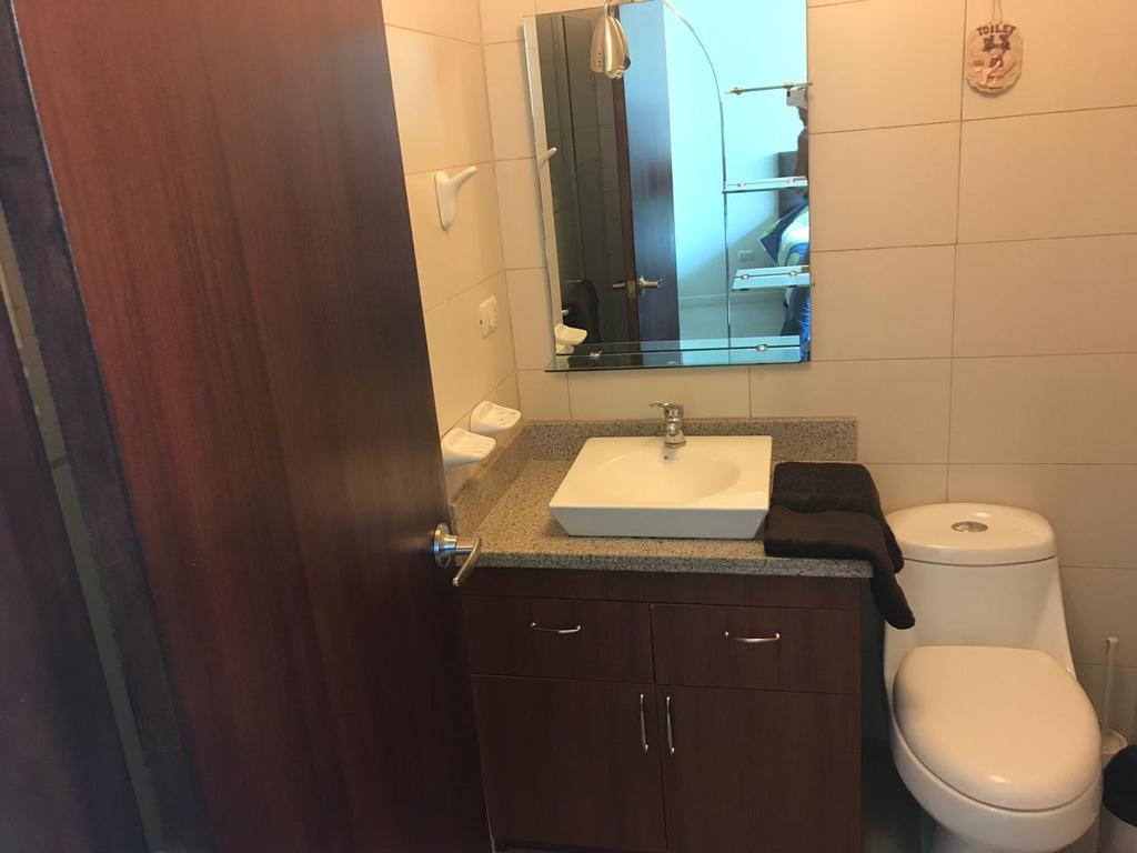 Puerto Santa Ana Suites Гуаякиль Экстерьер фото
